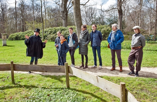 Een schilderij van De Ploeg